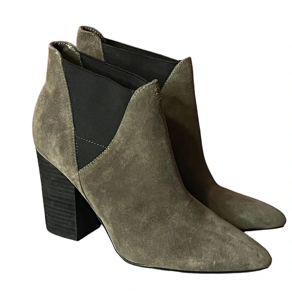 Crown Vintage Magnolia Chelsea Suede Booties Size 9.5 Contemporary